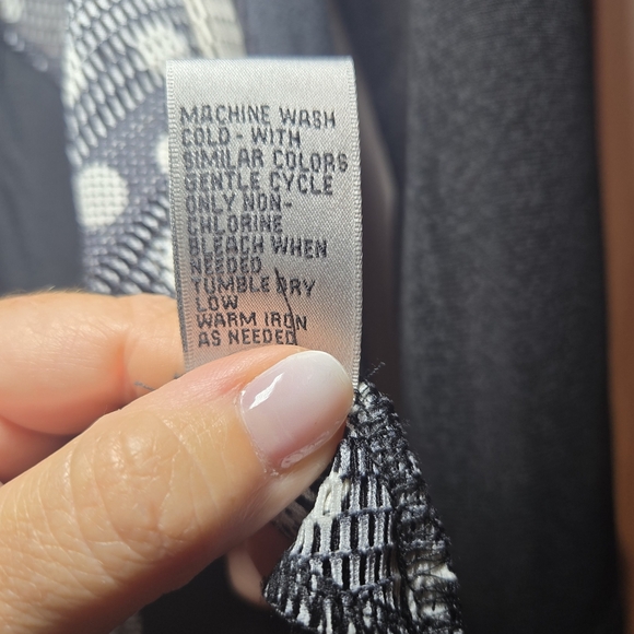 Anes A. Black and White Polka Dot Asymmetrical Hem Cardigan Womens Medium - Picture 6 of 7